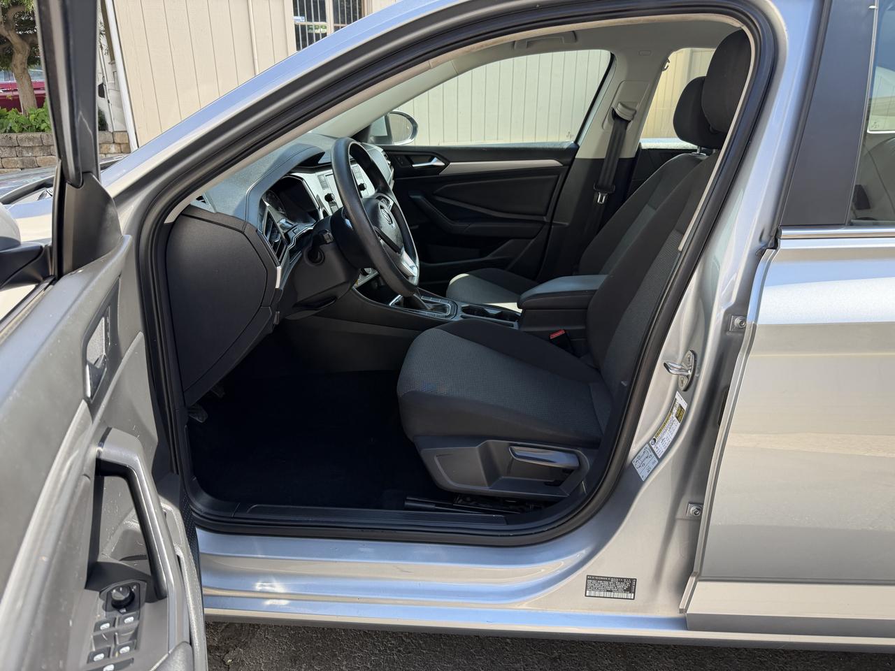 Volkswagen Jetta 1.4T S 6M 2019