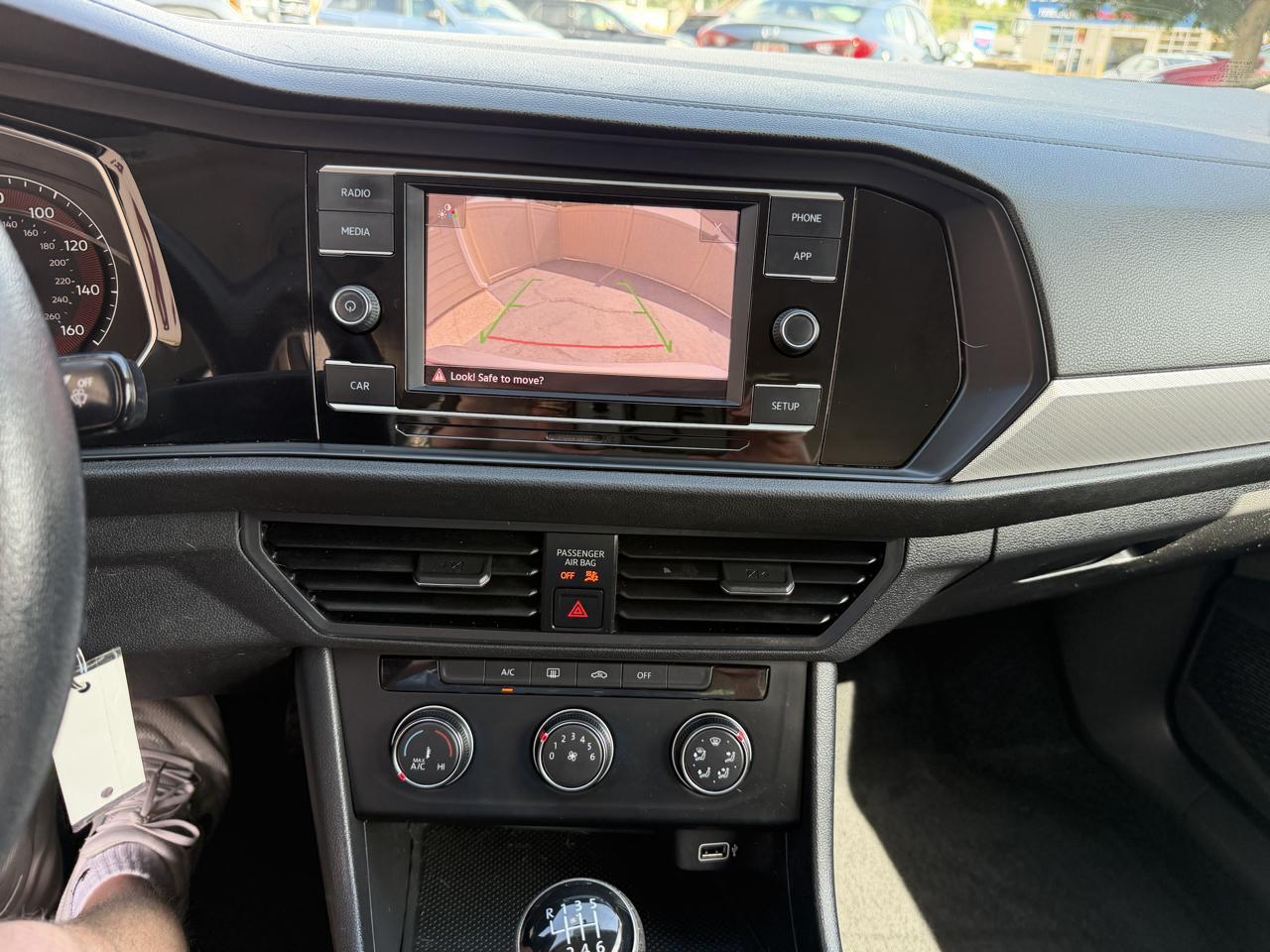 Volkswagen Jetta 1.4T S 6M 2019