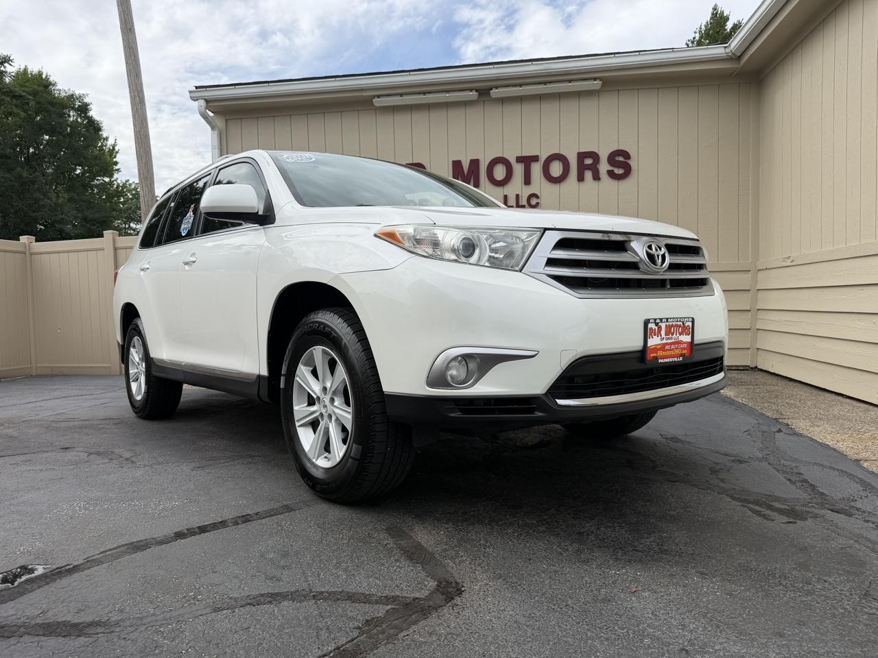 Toyota Highlander SE 4D SUV AWD 2011