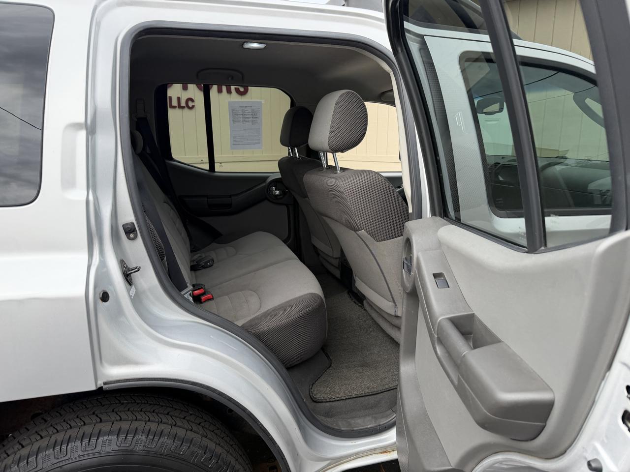Nissan Xterra S 4D SUV 4X4 2008