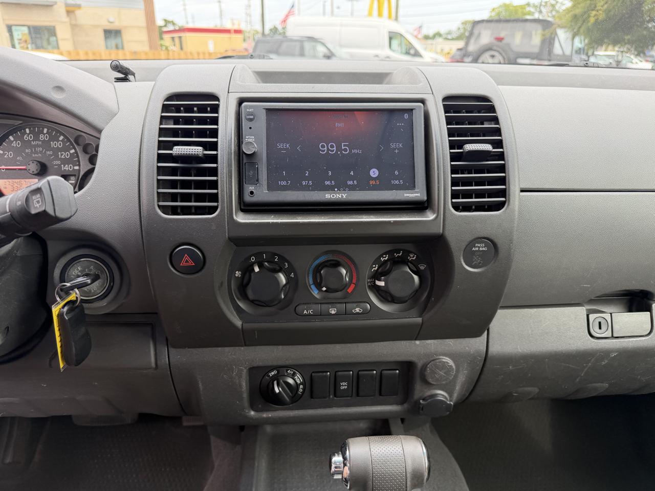 Nissan Xterra S 4D SUV 4X4 2008