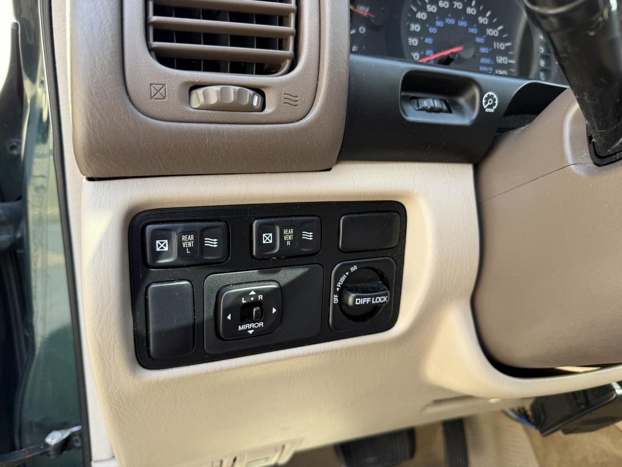 Toyota Land Cruiser 4WD 1999