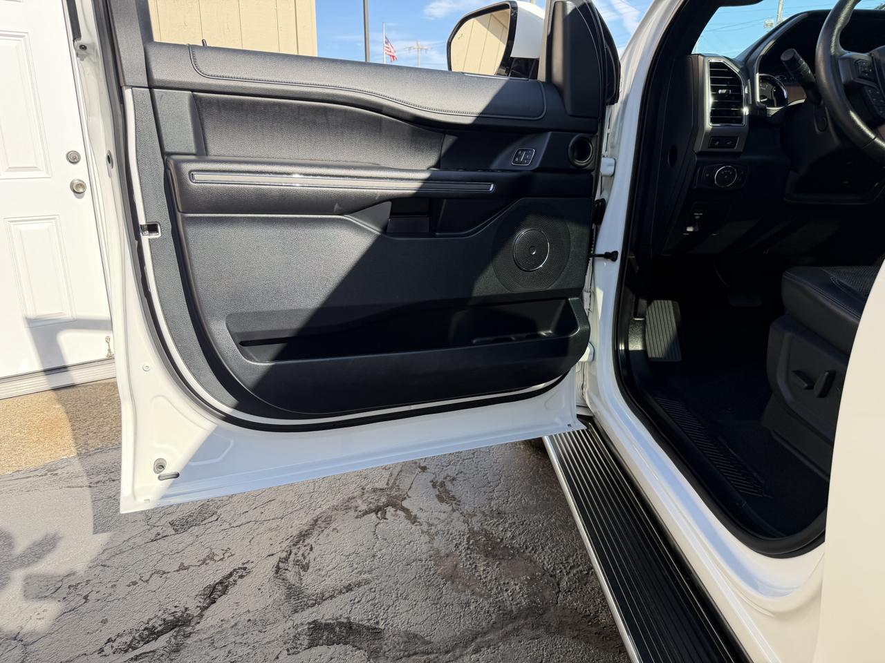 Ford Expedition XLT 4WD 2020