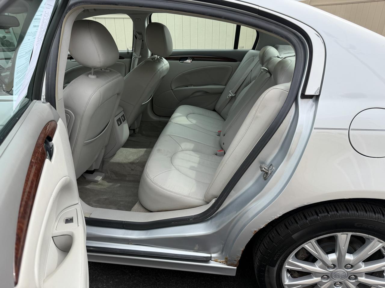 Buick Lucerne CXL 2010