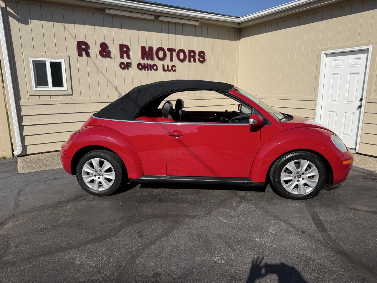 Volkswagen New Beetle 2.5L PZEV Convertible 2010