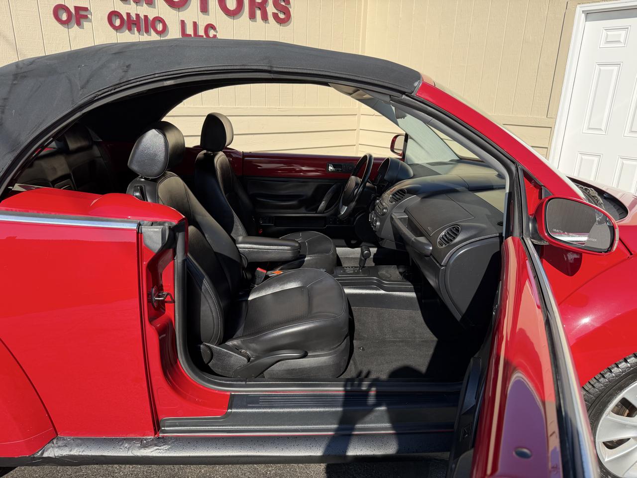 Volkswagen New Beetle 2.5L PZEV Convertible 2010