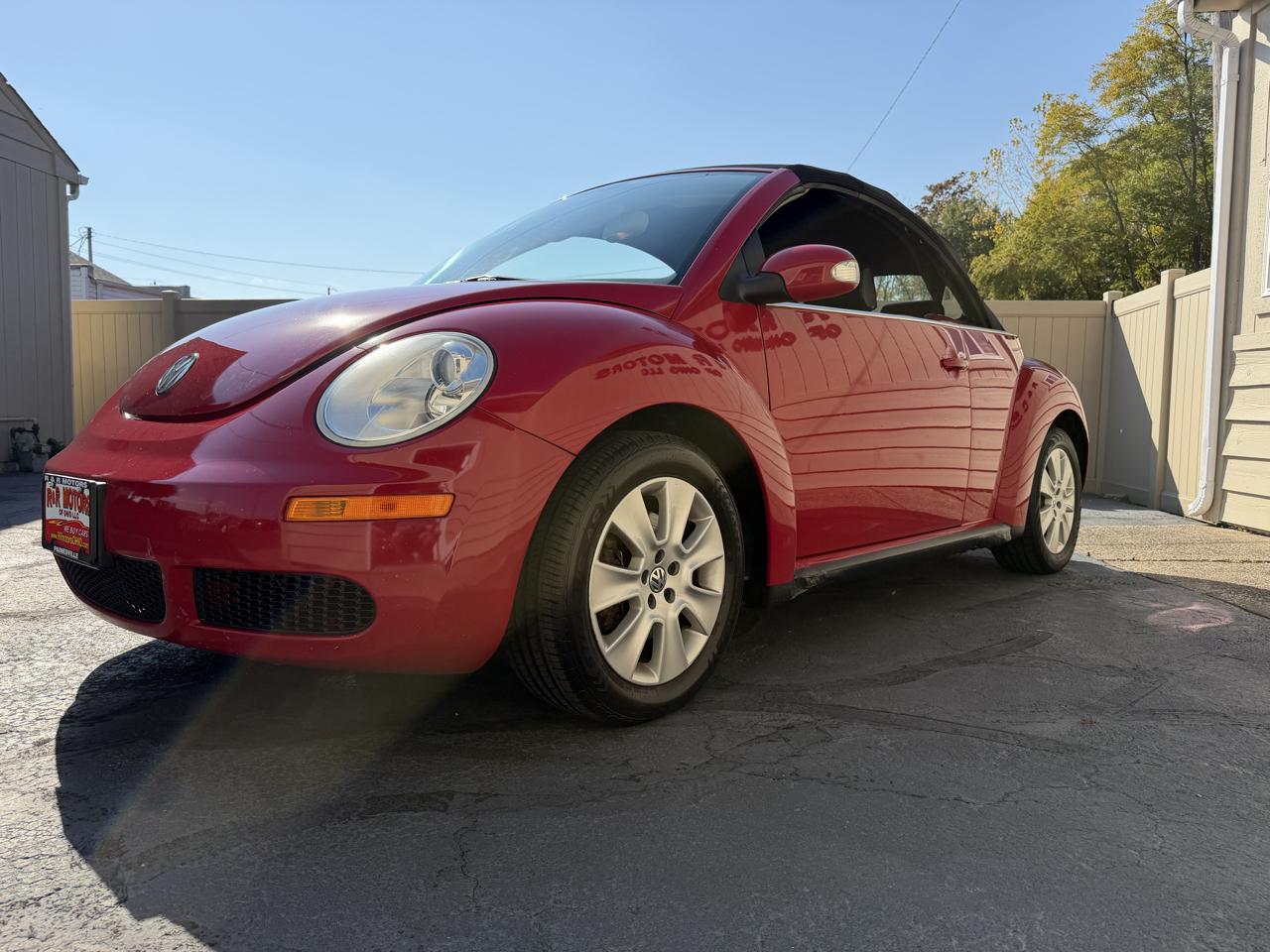 Volkswagen New Beetle 2.5L PZEV Convertible 2010
