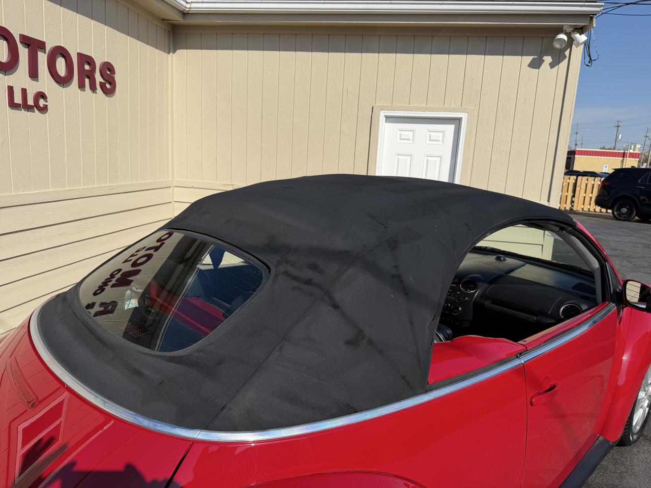 Volkswagen New Beetle 2.5L PZEV Convertible 2010
