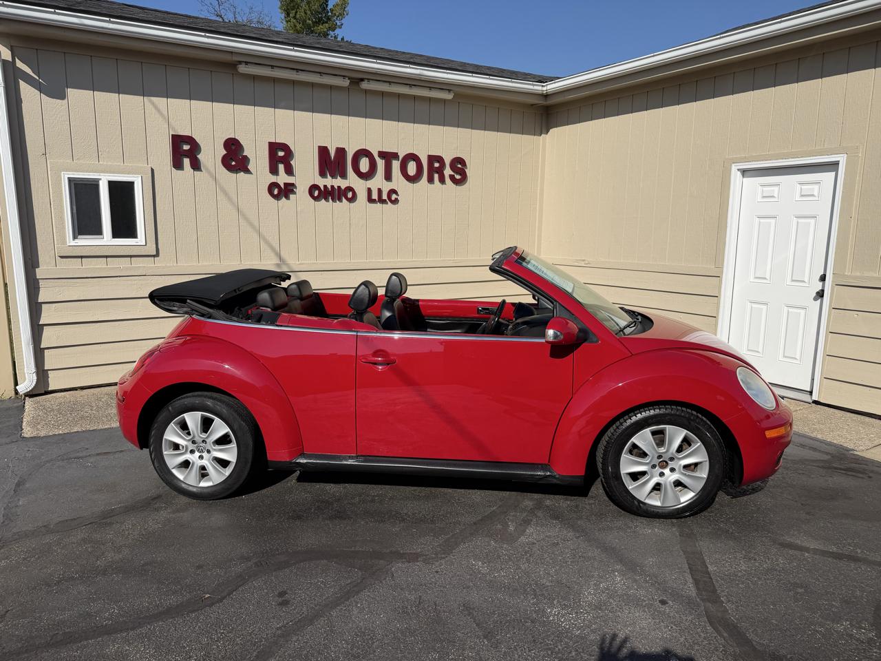Volkswagen New Beetle 2.5L PZEV Convertible 2010