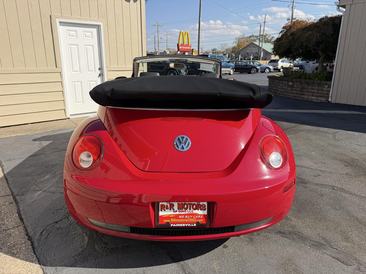Volkswagen New Beetle 2.5L PZEV Convertible 2010
