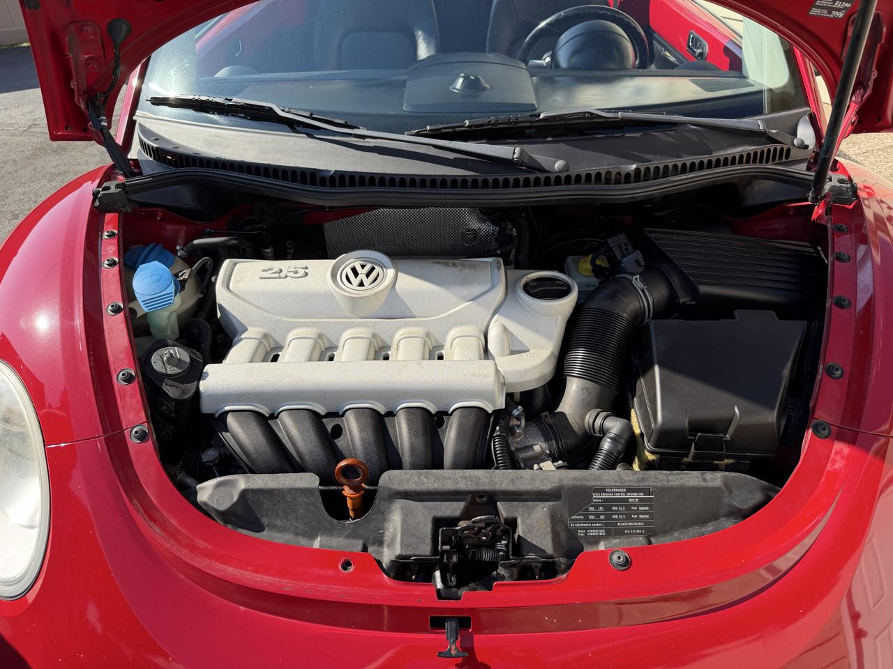 Volkswagen New Beetle 2.5L PZEV Convertible 2010