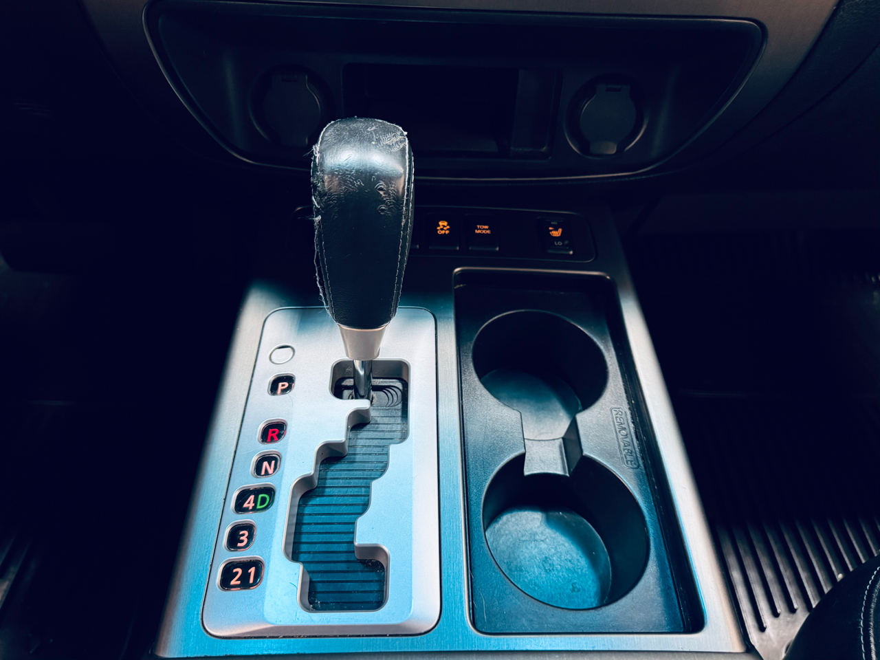 Nissan Armada 4WD 4dr Platinum 2014