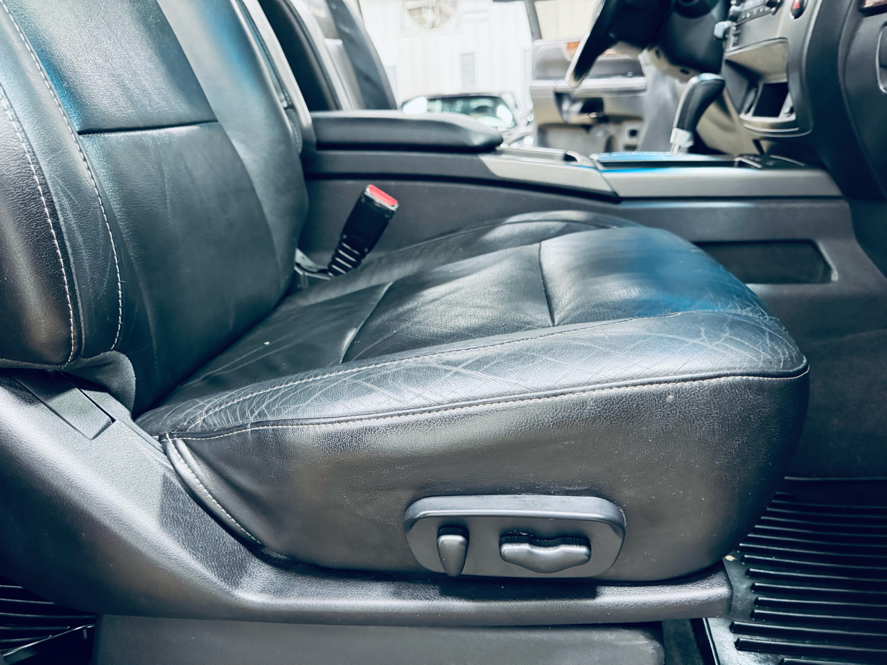 Nissan Armada 4WD 4dr Platinum 2014