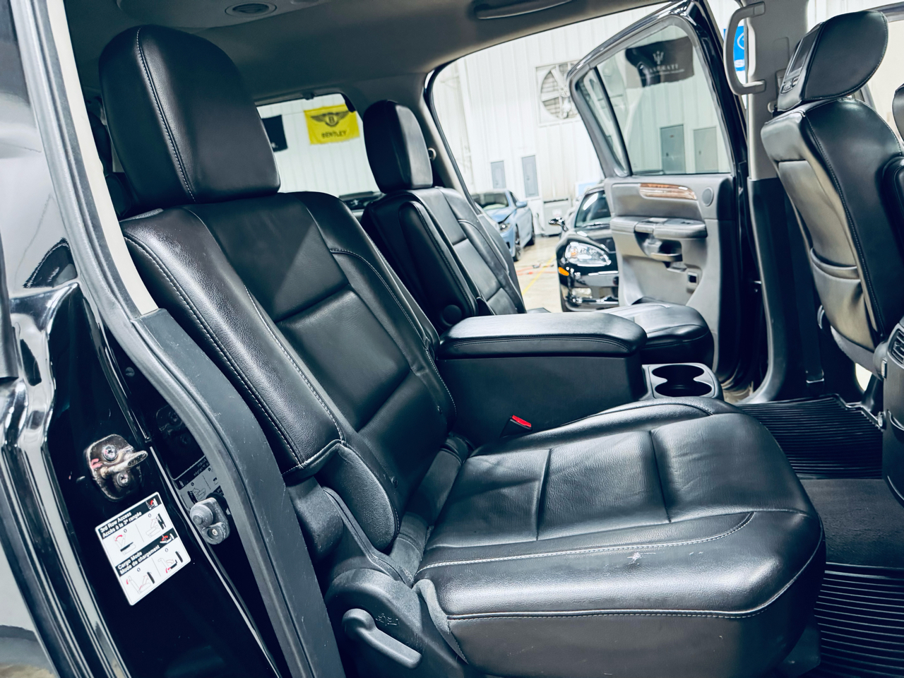 Nissan Armada 4WD 4dr Platinum 2014