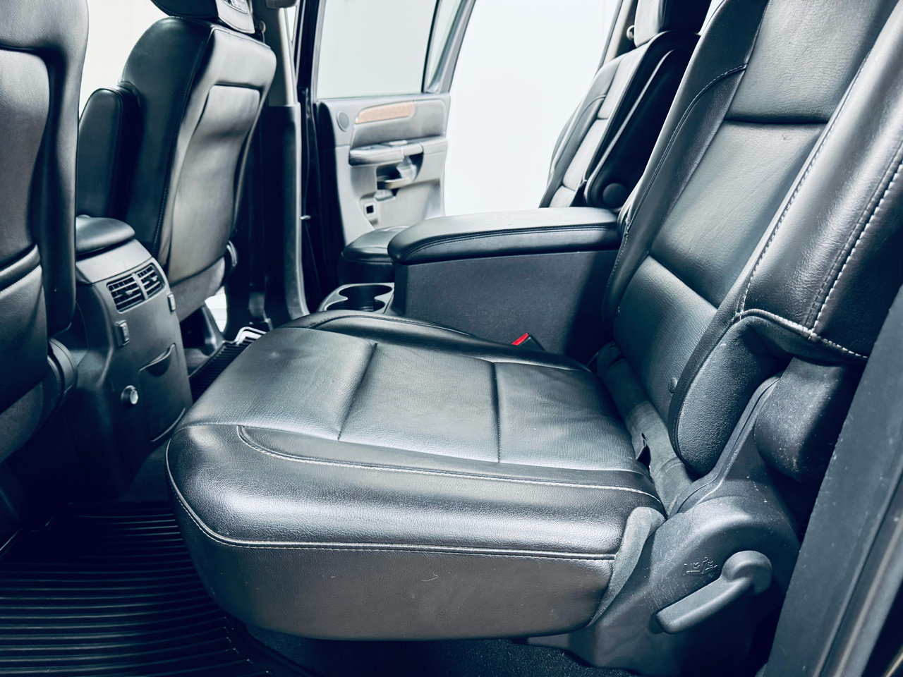 Nissan Armada 4WD 4dr Platinum 2014