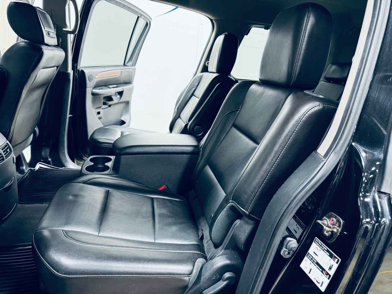 Nissan Armada 4WD 4dr Platinum 2014