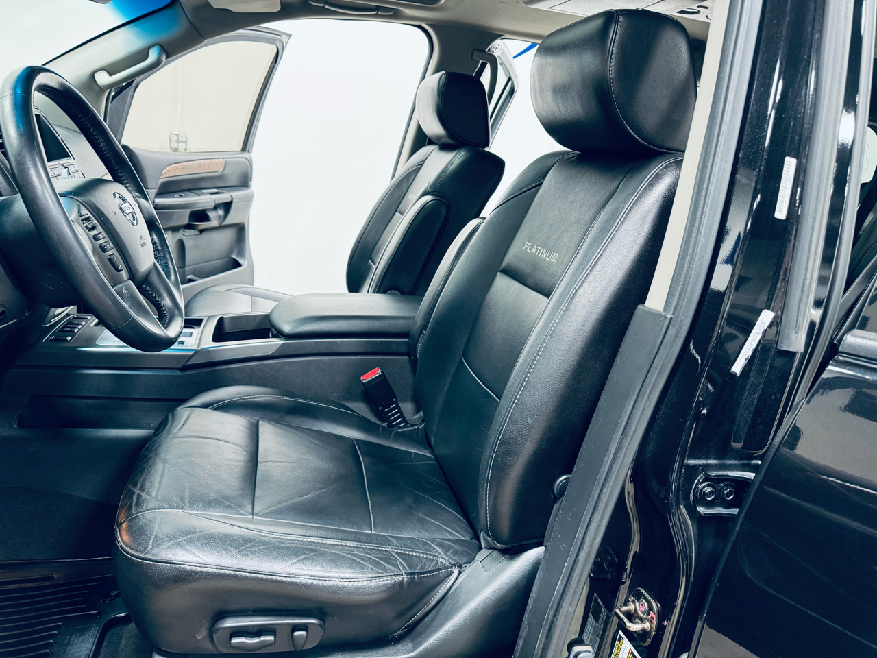 Nissan Armada 4WD 4dr Platinum 2014