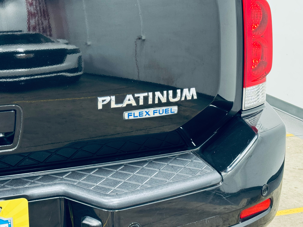 Nissan Armada 4WD 4dr Platinum 2014