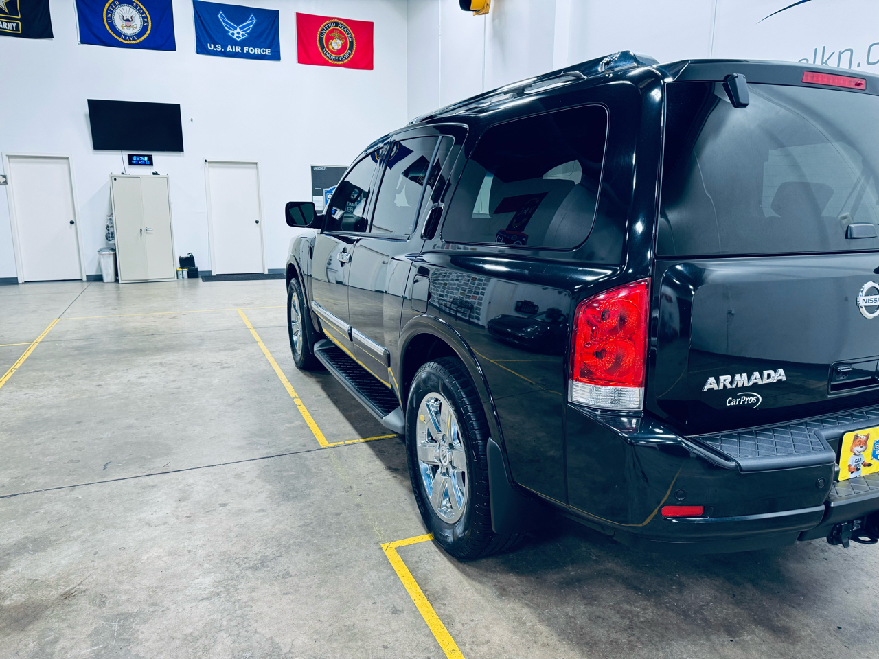 Nissan Armada 4WD 4dr Platinum 2014