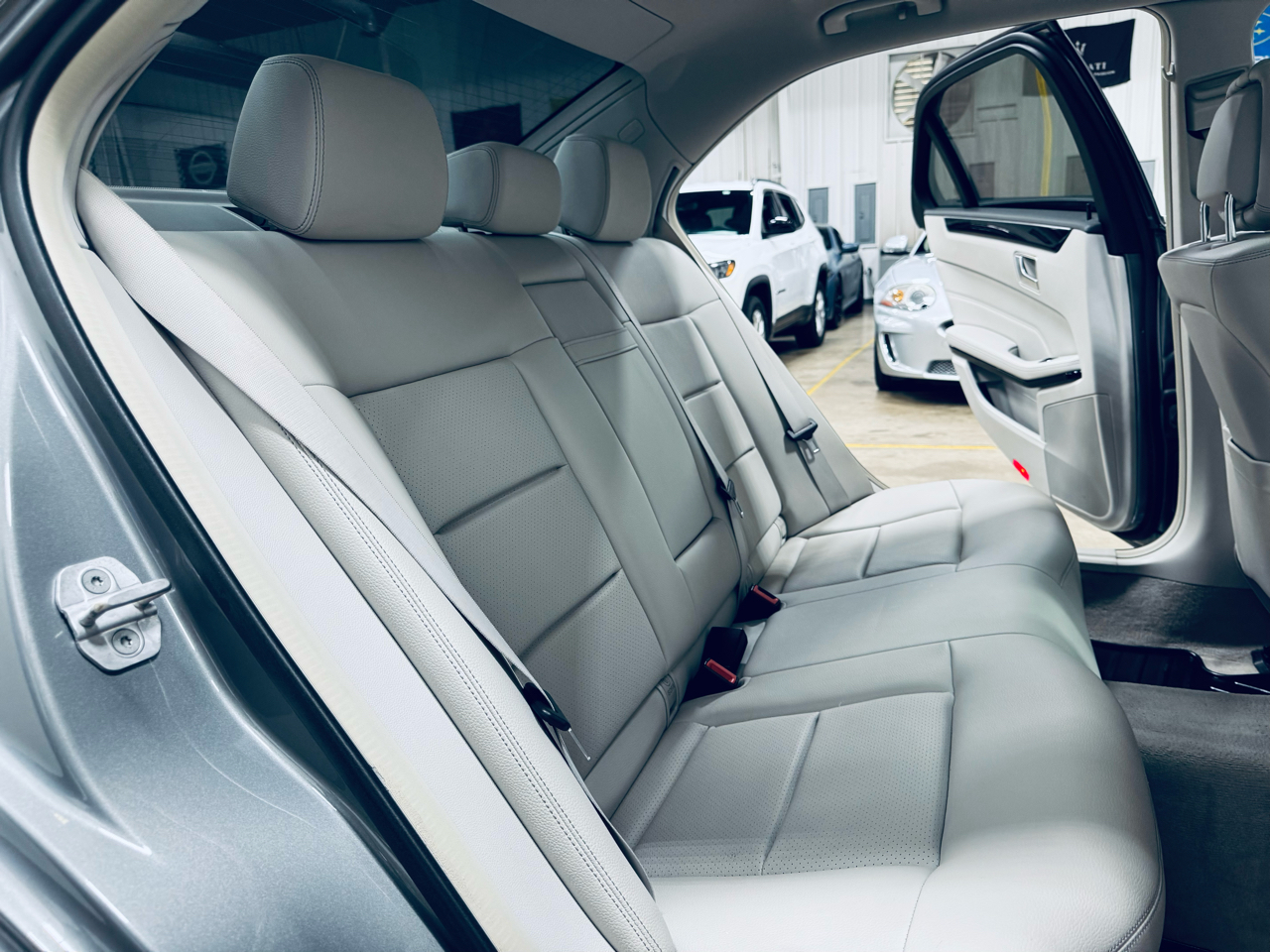 Mercedes-Benz E-Class 4dr Sdn E 350 Sport RWD 2014 Mercedes-Benz E-Class 4dr Sdn E 350 Sport RWD 2014