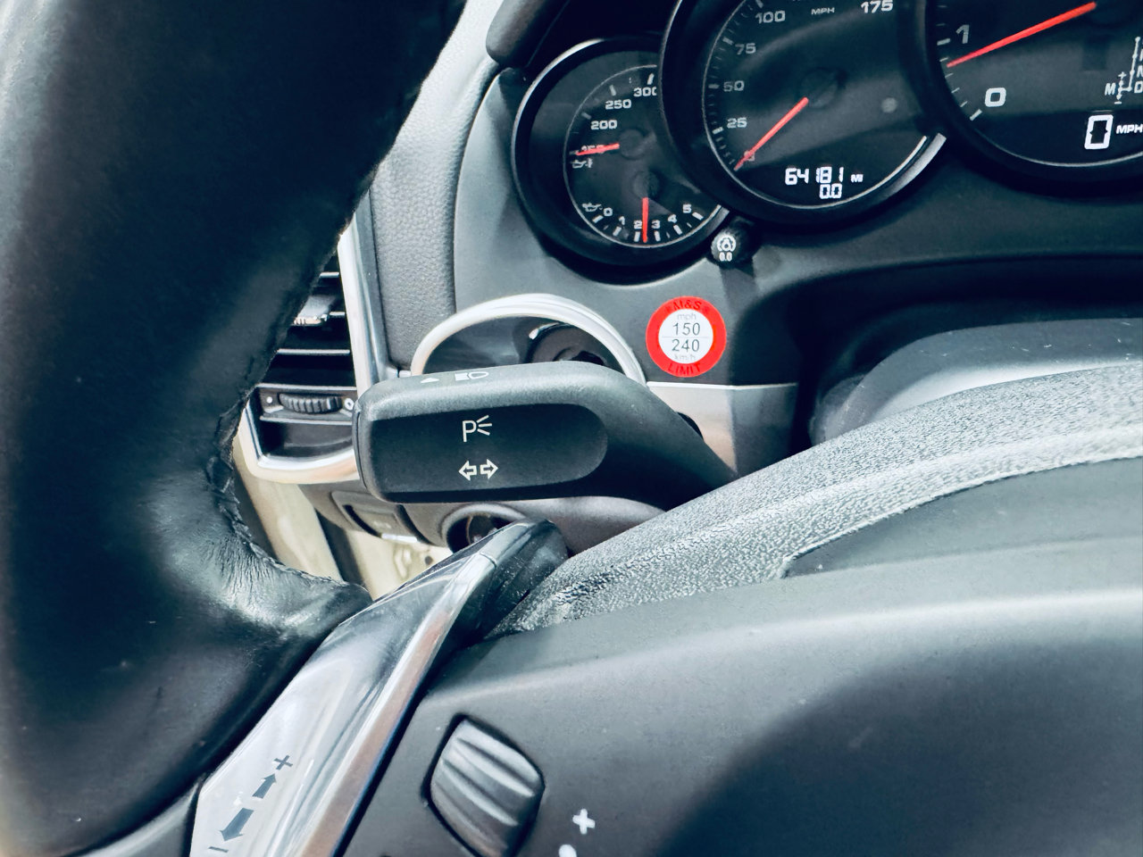 2011 Porsche Cayenne photo 32
