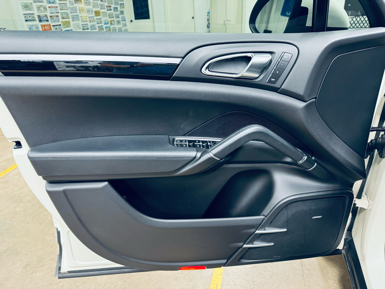 2011 Porsche Cayenne photo 21