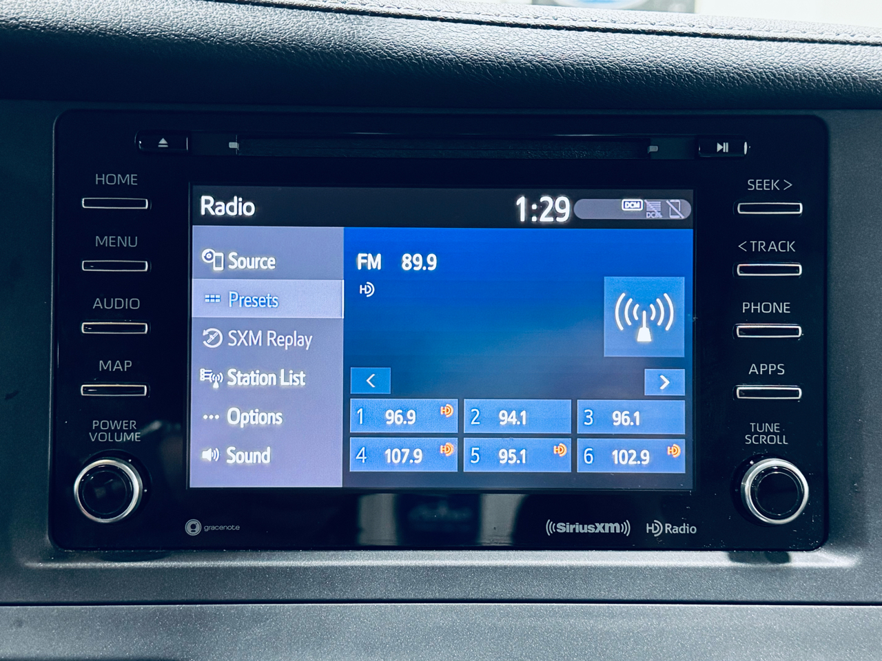 Toyota Sienna XLE Auto Access Seat FWD 7-Passenger (Natl) 2019 Toyota Sienna XLE Auto Access Seat FWD 7-Passenger (Natl) 2019