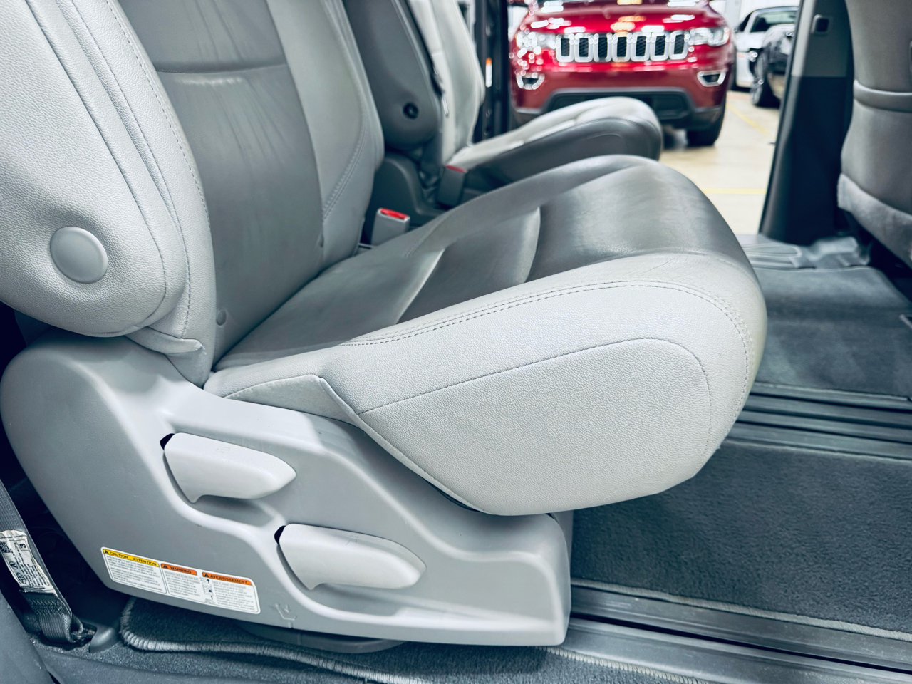 Toyota Sienna XLE Auto Access Seat FWD 7-Passenger (Natl) 2019 Toyota Sienna XLE Auto Access Seat FWD 7-Passenger (Natl) 2019