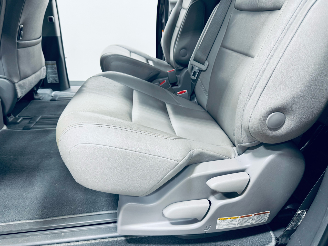 Toyota Sienna XLE Auto Access Seat FWD 7-Passenger (Natl) 2019 Toyota Sienna XLE Auto Access Seat FWD 7-Passenger (Natl) 2019
