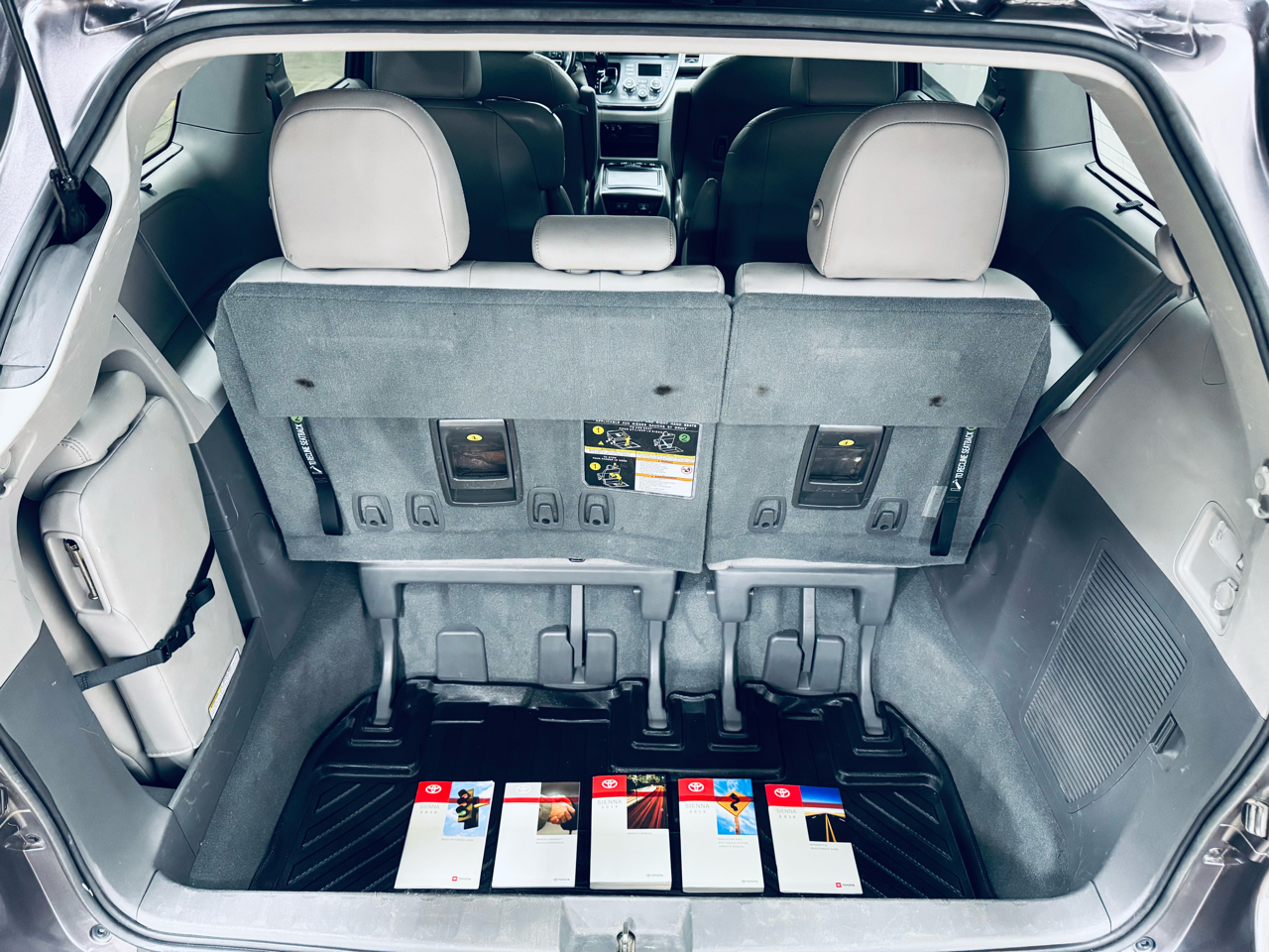 Toyota Sienna XLE Auto Access Seat FWD 7-Passenger (Natl) 2019 Toyota Sienna XLE Auto Access Seat FWD 7-Passenger (Natl) 2019