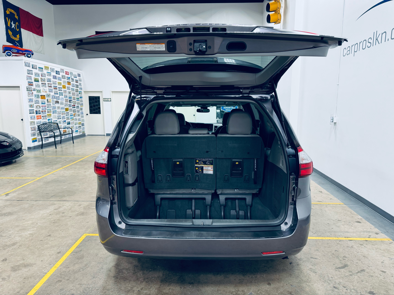Toyota Sienna XLE Auto Access Seat FWD 7-Passenger (Natl) 2019 Toyota Sienna XLE Auto Access Seat FWD 7-Passenger (Natl) 2019