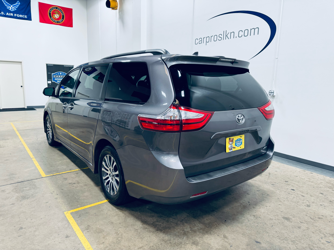 Toyota Sienna XLE Auto Access Seat FWD 7-Passenger (Natl) 2019 Toyota Sienna XLE Auto Access Seat FWD 7-Passenger (Natl) 2019