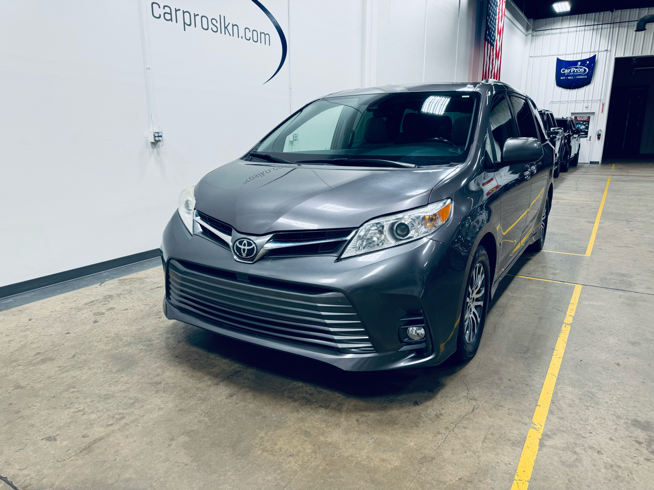 Toyota Sienna XLE Auto Access Seat FWD 7-Passenger (Natl) 2019 Toyota Sienna XLE Auto Access Seat FWD 7-Passenger (Natl) 2019