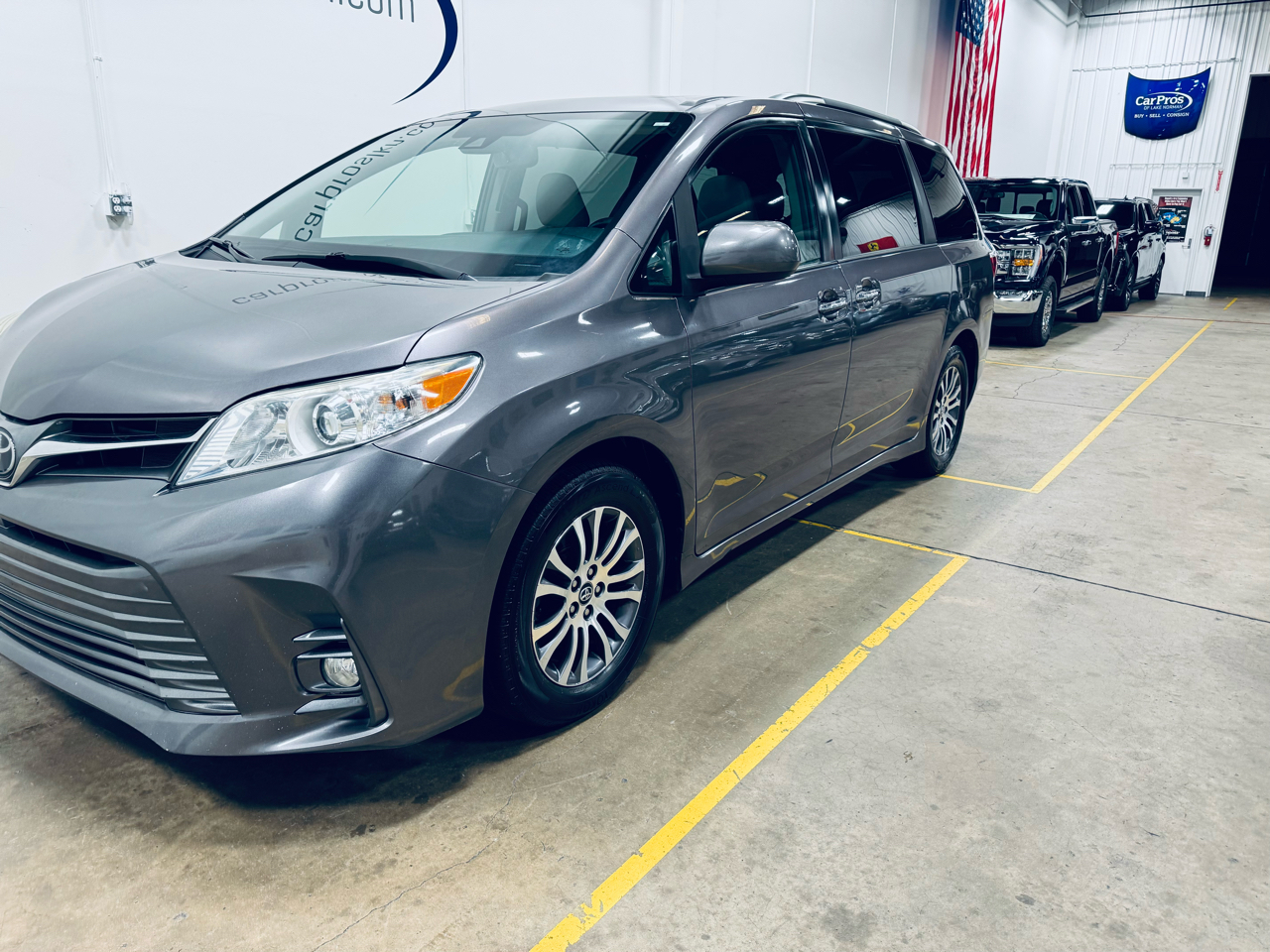 Toyota Sienna XLE Auto Access Seat FWD 7-Passenger (Natl) 2019 Toyota Sienna XLE Auto Access Seat FWD 7-Passenger (Natl) 2019