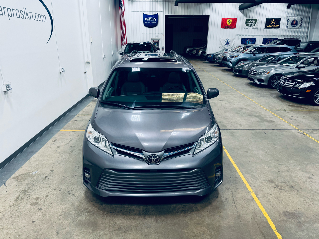 Toyota Sienna XLE Auto Access Seat FWD 7-Passenger (Natl) 2019 Toyota Sienna XLE Auto Access Seat FWD 7-Passenger (Natl) 2019