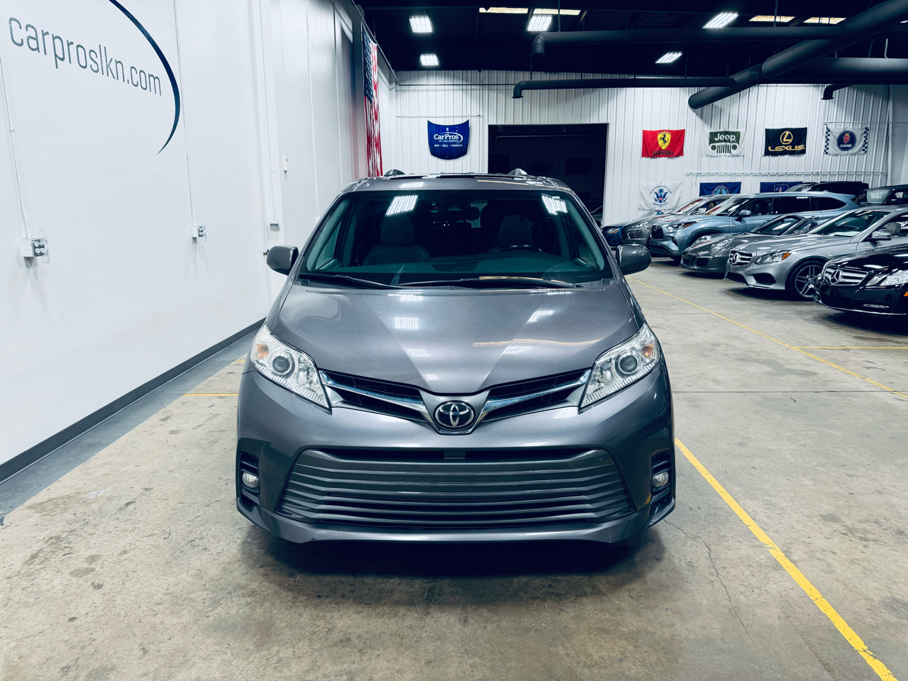 Toyota Sienna XLE Auto Access Seat FWD 7-Passenger (Natl) 2019 Toyota Sienna XLE Auto Access Seat FWD 7-Passenger (Natl) 2019