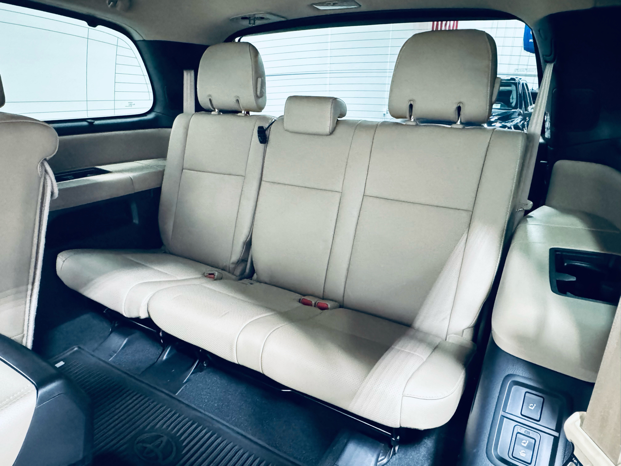 Toyota Sequoia Platinum 4WD (Natl) 2020 Toyota Sequoia Platinum 4WD (Natl) 2020