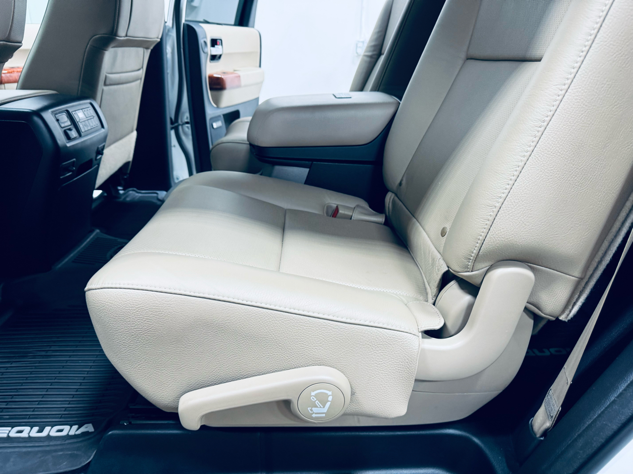 Toyota Sequoia Platinum 4WD (Natl) 2020 Toyota Sequoia Platinum 4WD (Natl) 2020