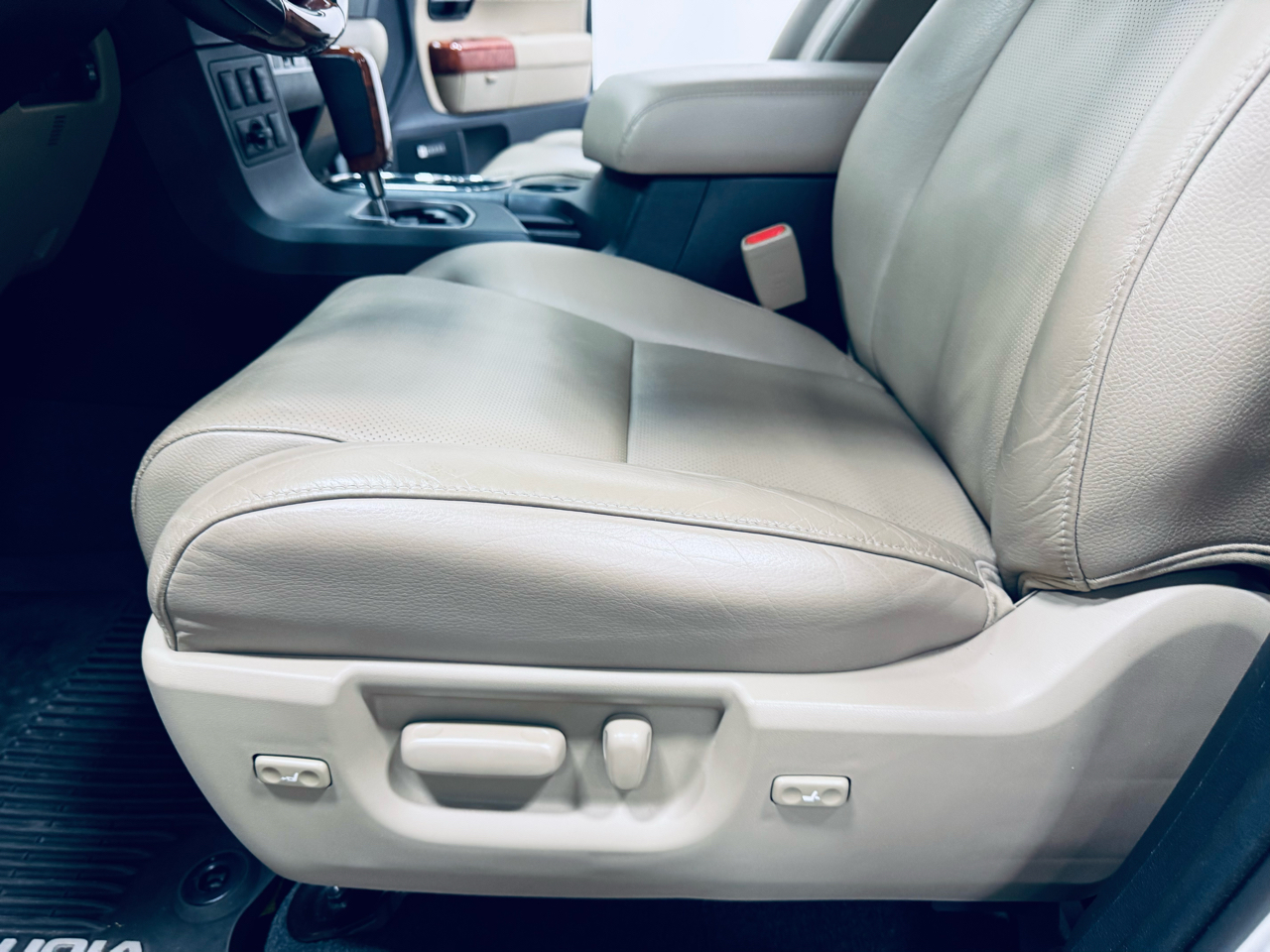 Toyota Sequoia Platinum 4WD (Natl) 2020 Toyota Sequoia Platinum 4WD (Natl) 2020