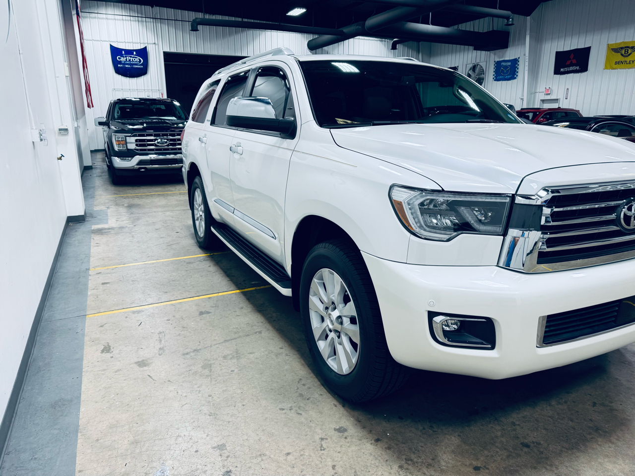 Toyota Sequoia Platinum 4WD (Natl) 2020 Toyota Sequoia Platinum 4WD (Natl) 2020