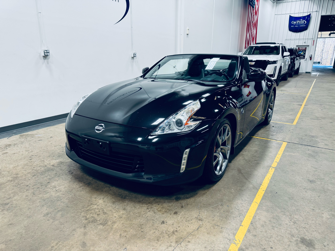 2014 Nissan 370Z Touring photo 3