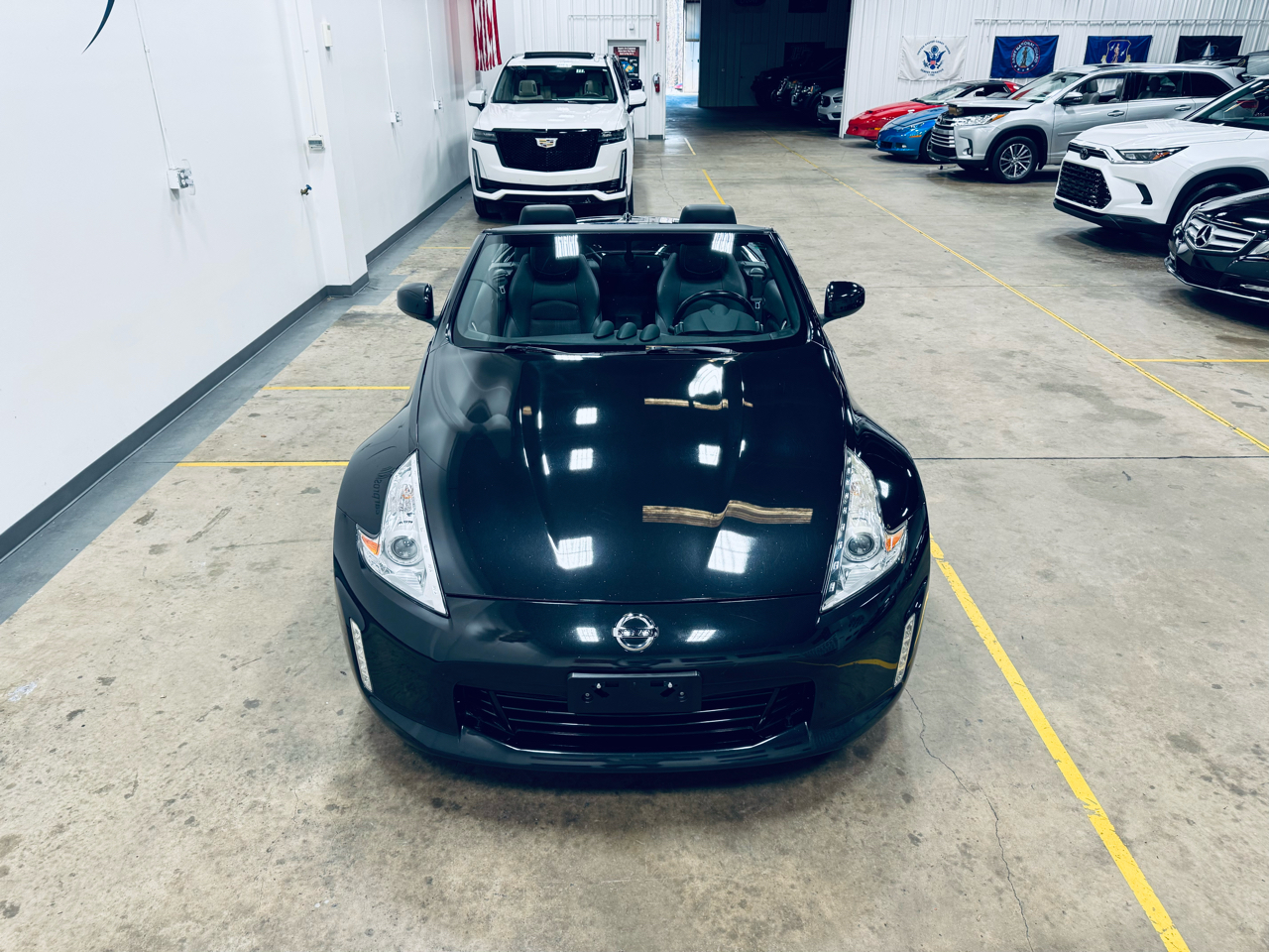 2014 Nissan 370Z Touring photo 2