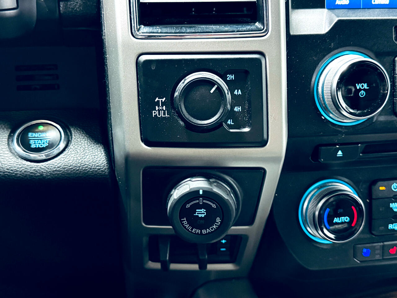 Ford F-150 Lariat 4WD SuperCrew 5.5' Box 2018