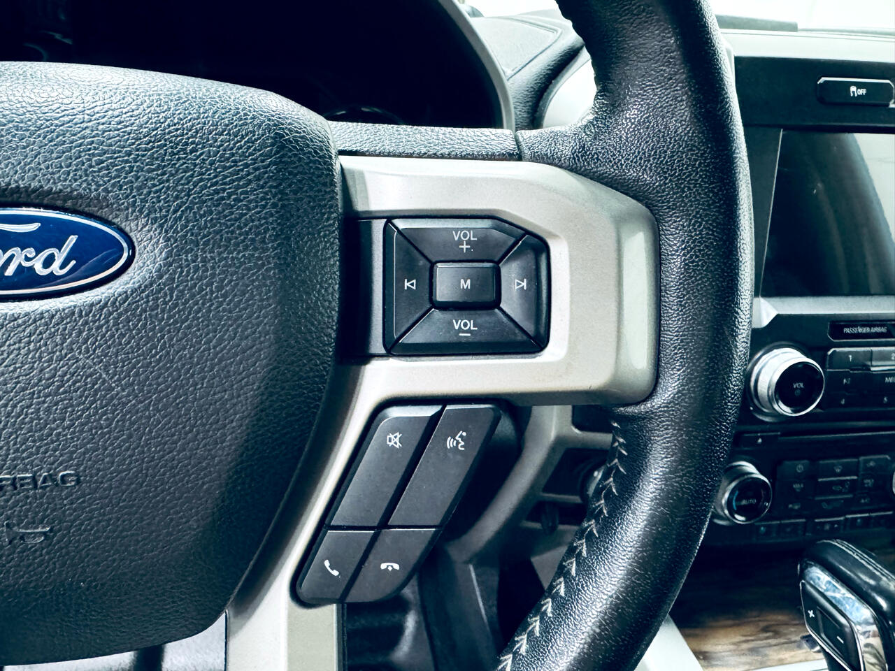 Ford F-150 Lariat 4WD SuperCrew 5.5' Box 2018