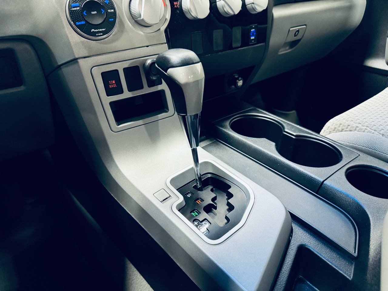 Toyota Tundra 2WD Truck Dbl 5.7L V8 6-Spd AT (Natl) 2008