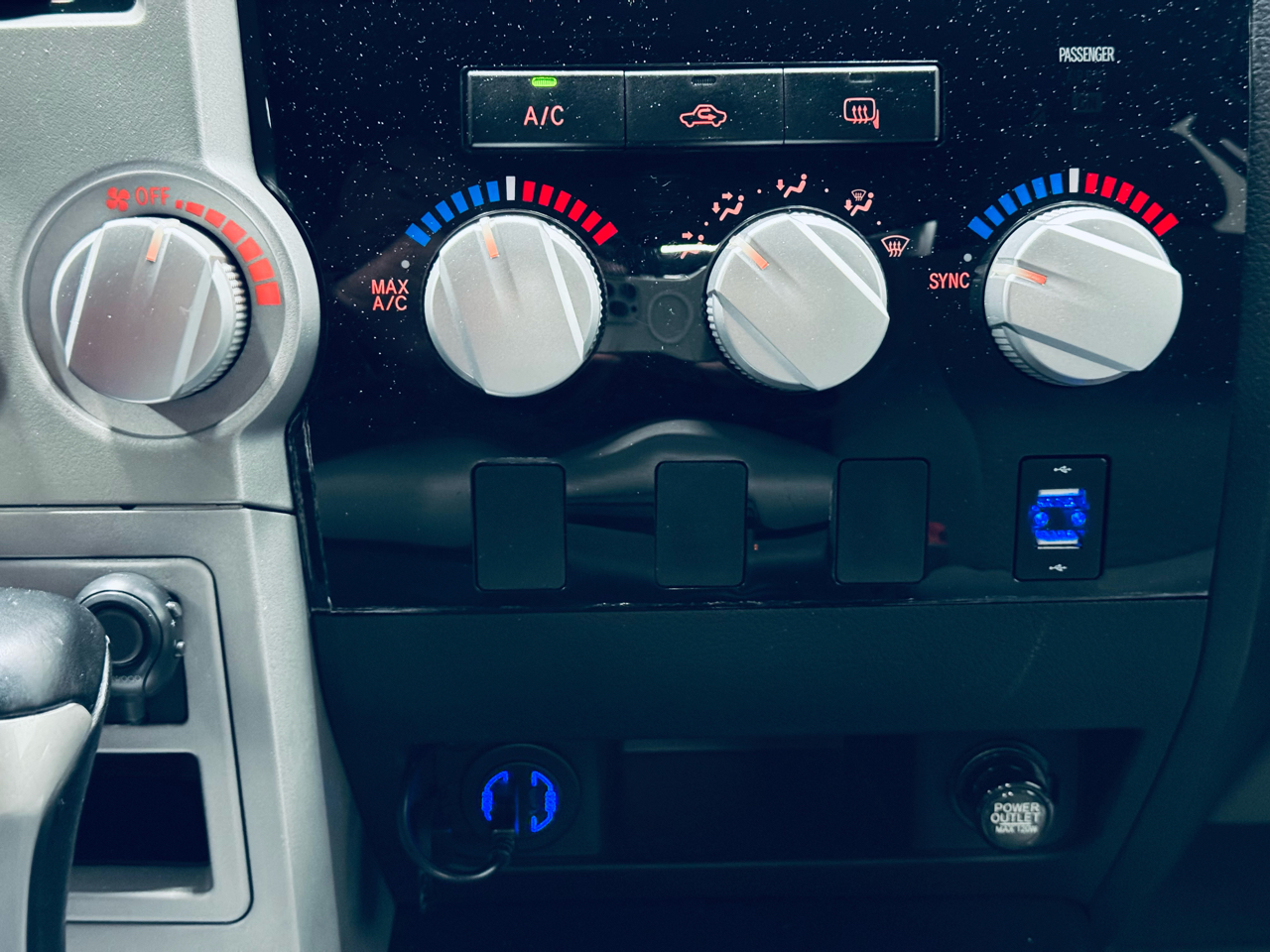 Toyota Tundra 2WD Truck Dbl 5.7L V8 6-Spd AT (Natl) 2008