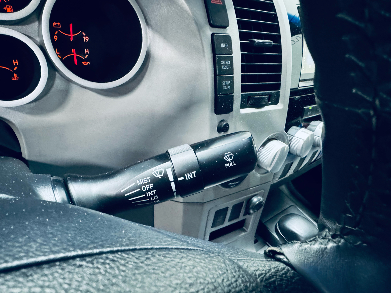 Toyota Tundra 2WD Truck Dbl 5.7L V8 6-Spd AT (Natl) 2008