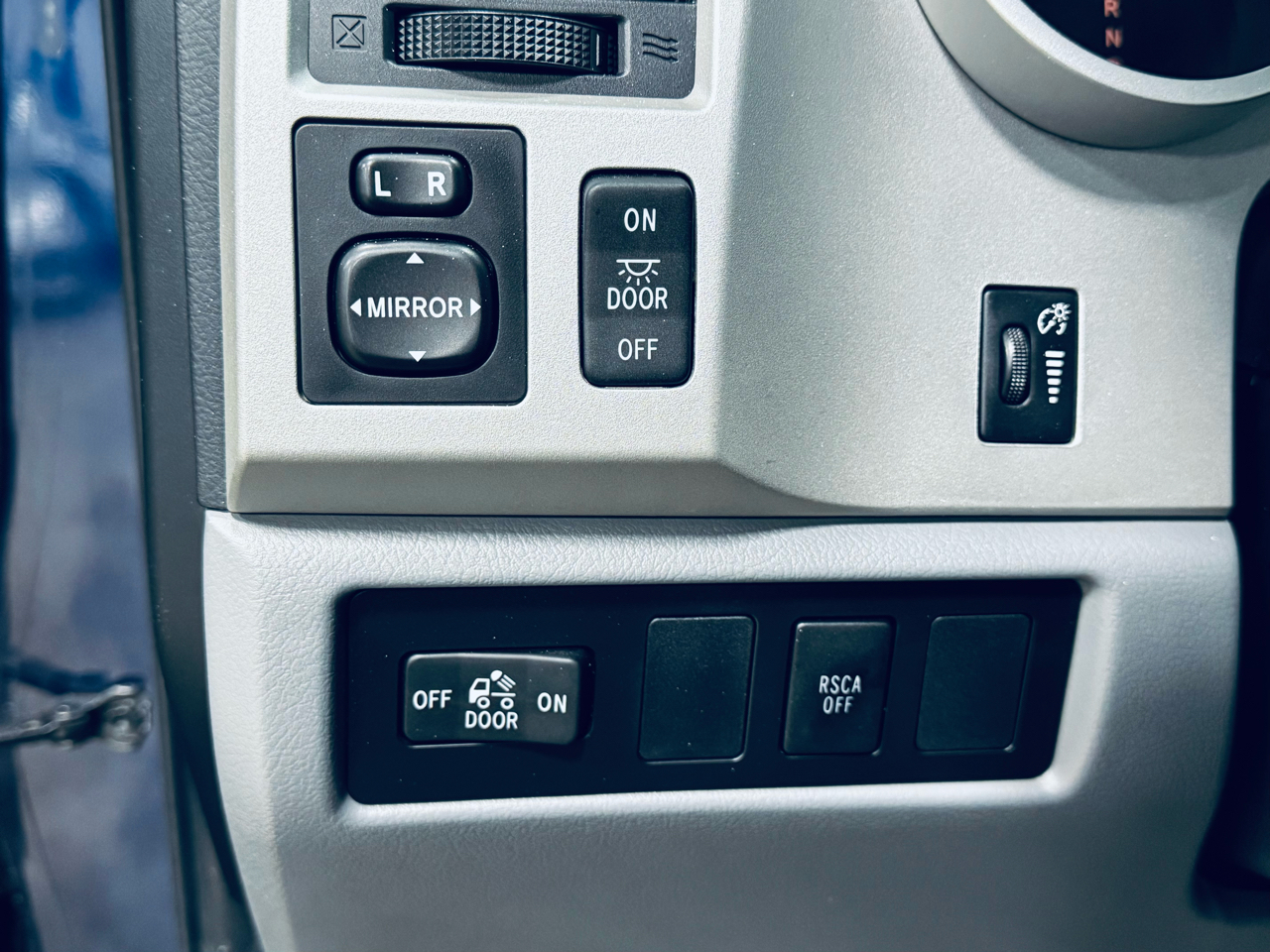 Toyota Tundra 2WD Truck Dbl 5.7L V8 6-Spd AT (Natl) 2008