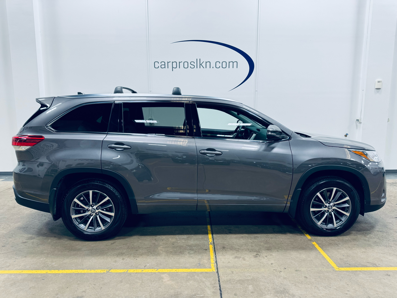 Toyota Highlander XLE V6 AWD (Natl) 2017