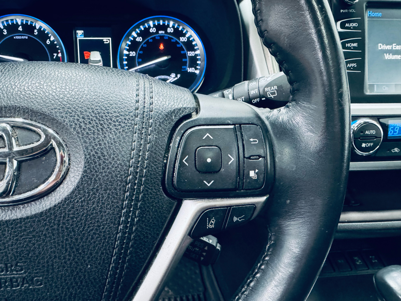 Toyota Highlander XLE V6 AWD (Natl) 2017